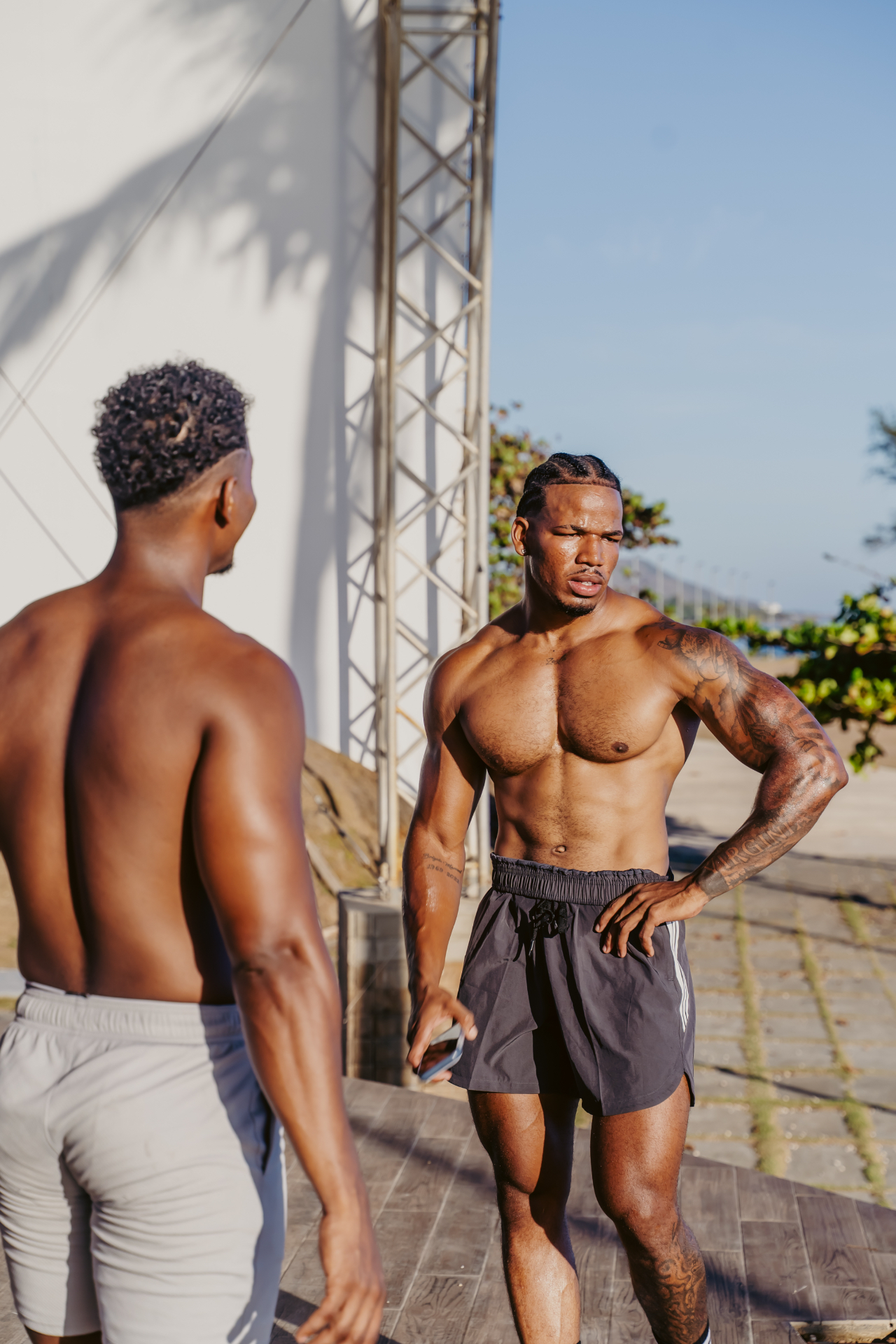 Coaching cues between sets